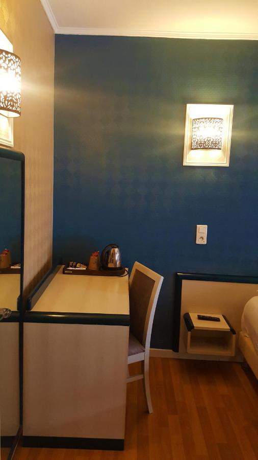 Modern'Hotel Валенсиен Екстериор снимка