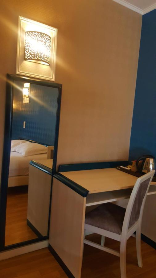 Modern'Hotel Валенсиен Екстериор снимка