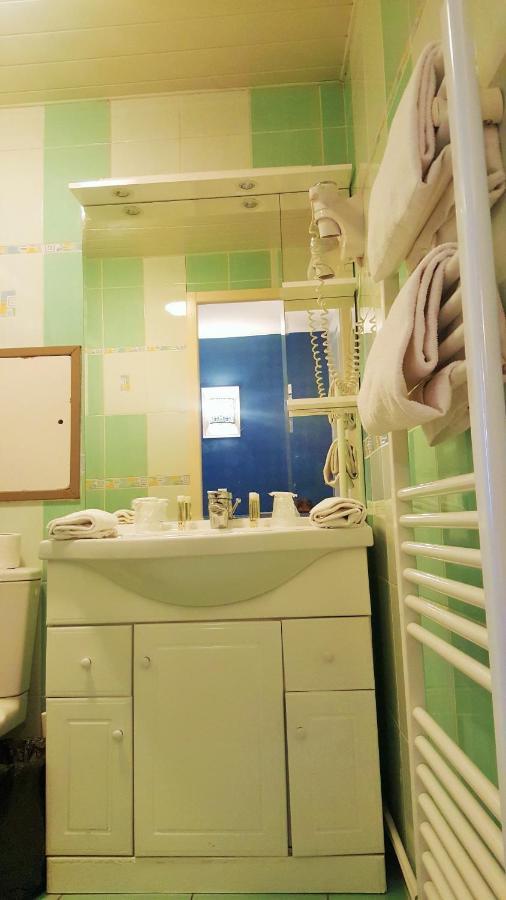 Modern'Hotel Валенсиен Екстериор снимка