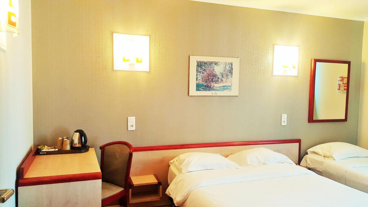 Modern'Hotel Валенсиен Екстериор снимка