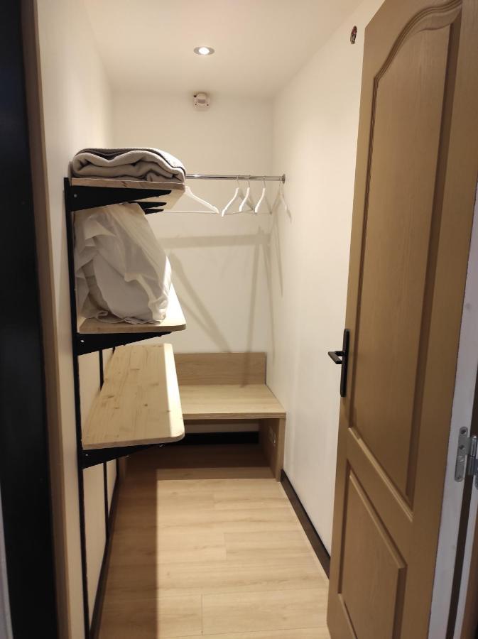 Modern'Hotel Валенсиен Екстериор снимка