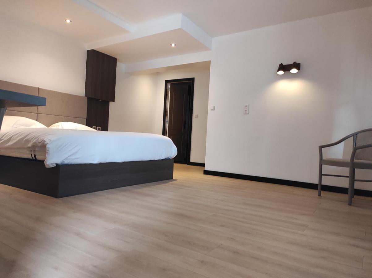 Modern'Hotel Валенсиен Екстериор снимка