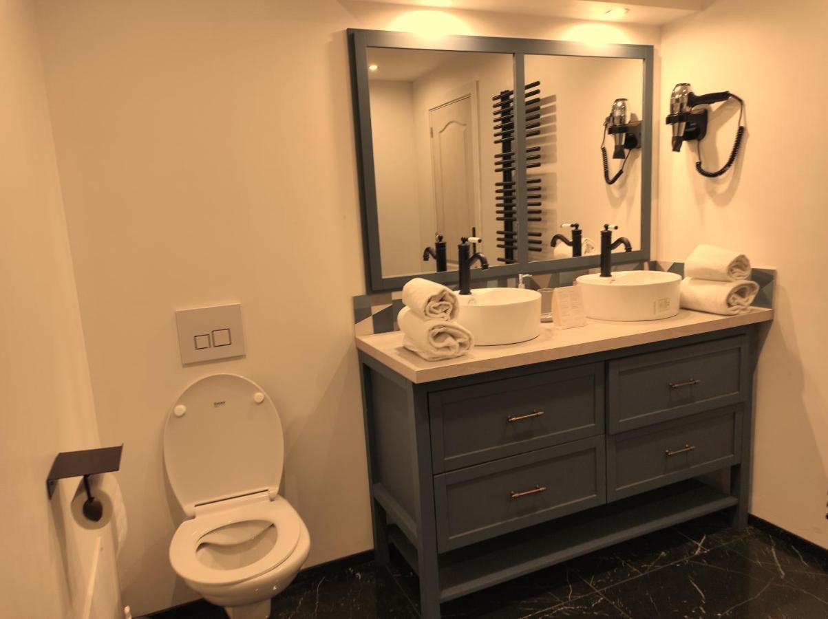 Modern'Hotel Валенсиен Екстериор снимка